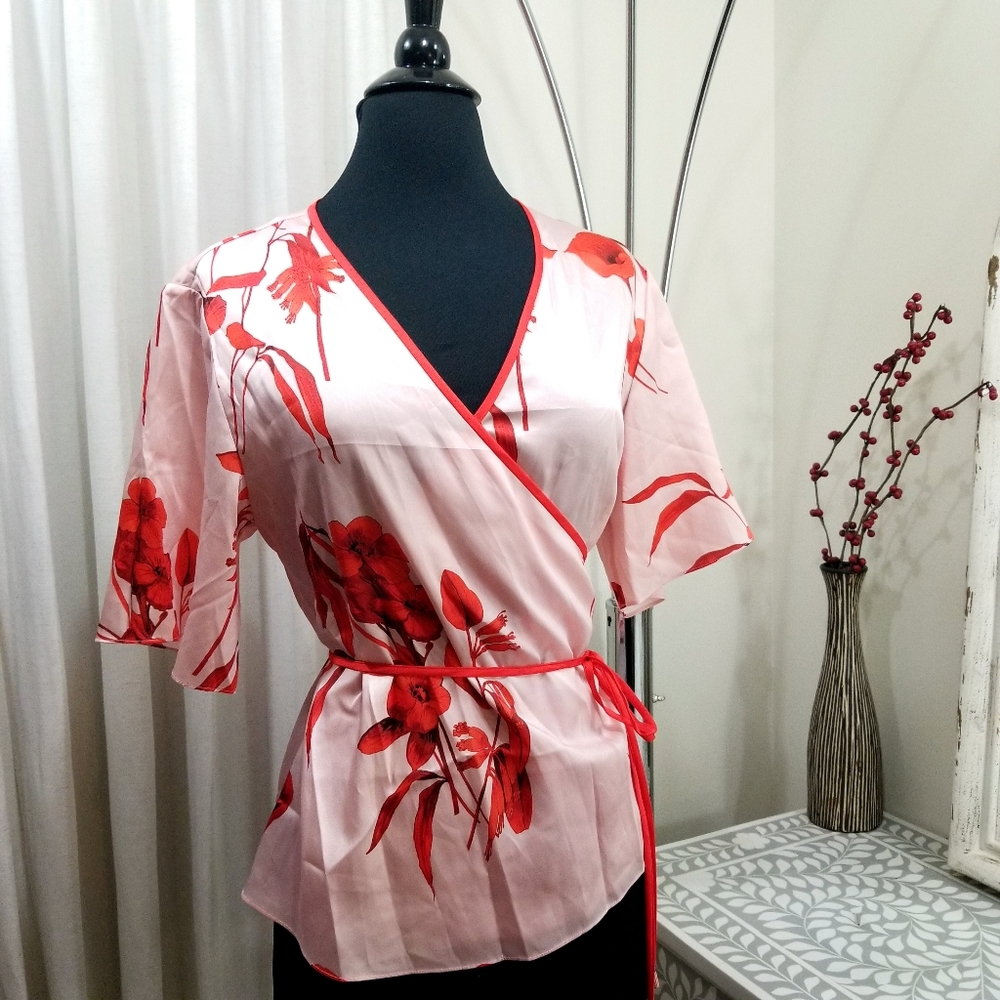 🍒NWT🍒 TED BAKER SUMMER WRAP TOP - Picture 2 of 5